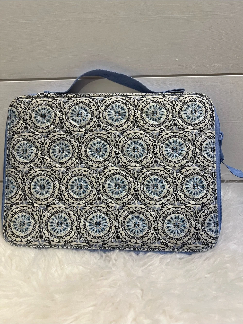 Vera Bradley Mini Sketched Medallion tablet organizer zipper closure easy carry